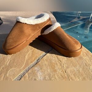 Plush Tan Slippers with Cozy Lining